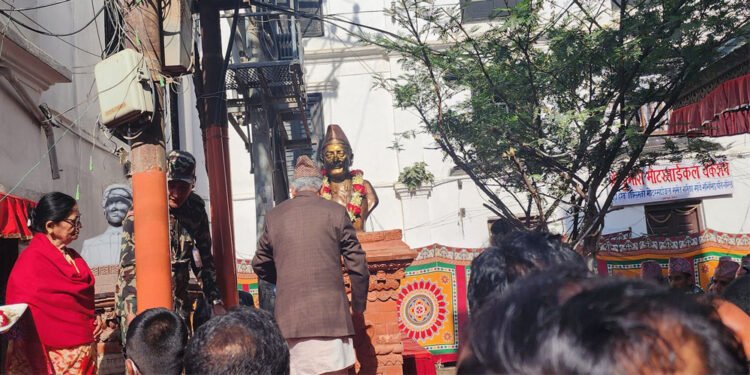 राष्ट्रपतिद्वारा पूर्वमन्त्री जोशीको प्रतिमा अनावरण