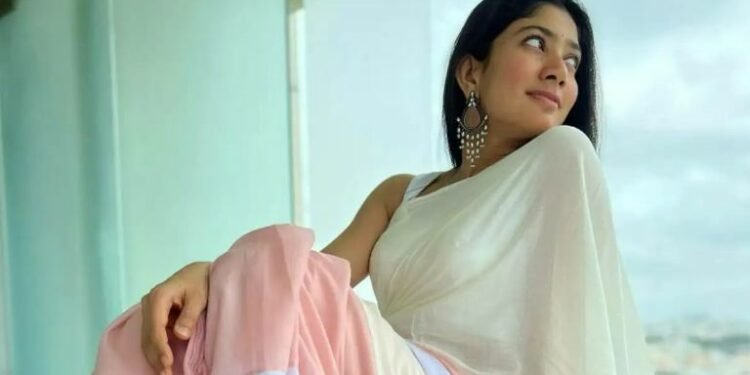 भारतीय अभिनेत्री साई पल्लवीको ‘सिम्पल’ लुक्स (फोटोफिचर)