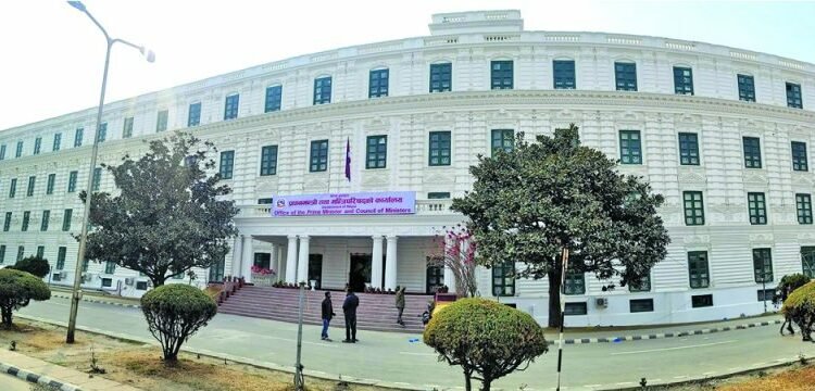 अन्ततः पछि हट्यो सरकार, रासायनिक मलमा दिँदै आएको अनुदान यथावत राख्ने निर्णय