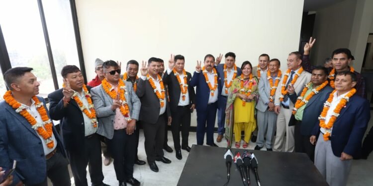 एफएनसीसीआईको वरिष्ठ उपाध्यक्ष पदमा अन्जन श्रेष्ठको उम्मेदवारी दर्ता, एसोसिएट्सका उपाध्यक्ष भरतराज आचार्यको समर्थन