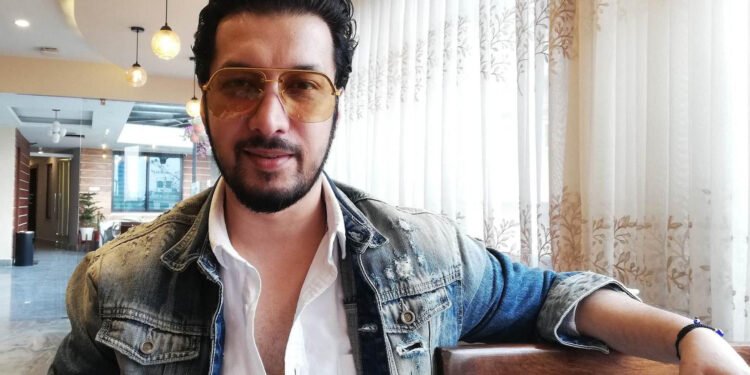 मलाई नेपाली गीत गाउने रहर छः अमित पल