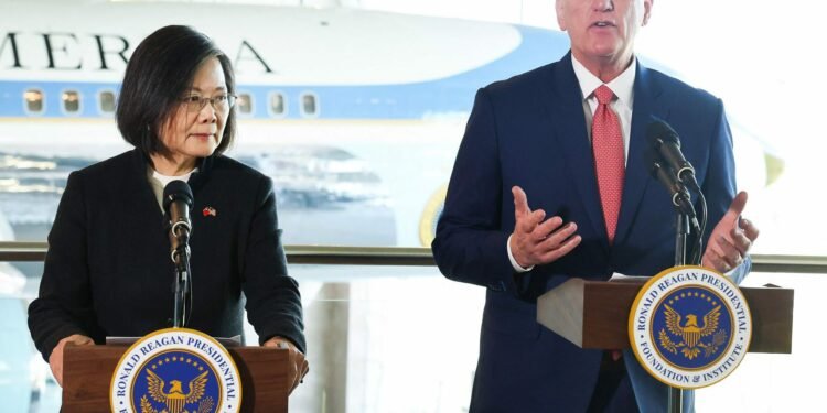 चीनको चेतावनीकाबिच ताइवानी राष्ट्रपतिले भेटिन् अमेरिकी सभामुख