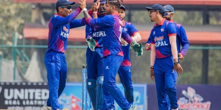 एसीसी प्रिमियर कपः नेपालको खराब सुरुवात, शून्य रनमै कुशल र आरिफ आउट