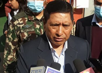 गृहमन्त्रीको प्रश्नः महानगर प्रमुखले फोहोर उठाउँदिन भन्न मिल्छ ?