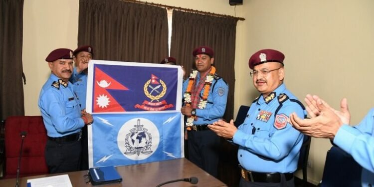 नेपाल प्रहरीका प्रहरी वरिष्ठ नायव निरीक्षक पुरूषोत्तम नेपालीले सगरमाथा आरोहरण गर्ने