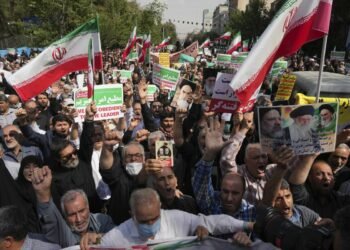 इरानमा हिजाब कानून तोड्ने १५० व्यवसाय बन्द