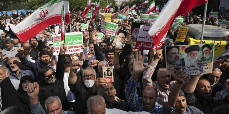 इरानमा हिजाब कानून तोड्ने १५० व्यवसाय बन्द