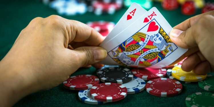 काठमाडौं र सर्लाहीको जुवाखालबाट २० जना पक्राउ