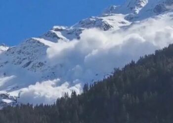 फ्रान्समा हिमपहिरोः चारको मृत्यु, दर्जनौं घाइते