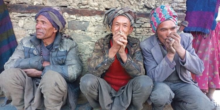 ‘स्वर्गकी अप्सरा’को छेउमा कष्ट सहनेहरू