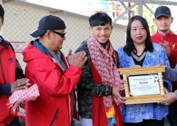 राष्ट्रिय फुटबल खेलाडी श्रेष्ठलाई सम्मान