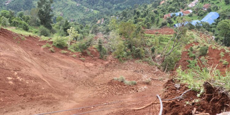 बागलुङका ३७ वडा पहिरोको उच्च जोखिममा