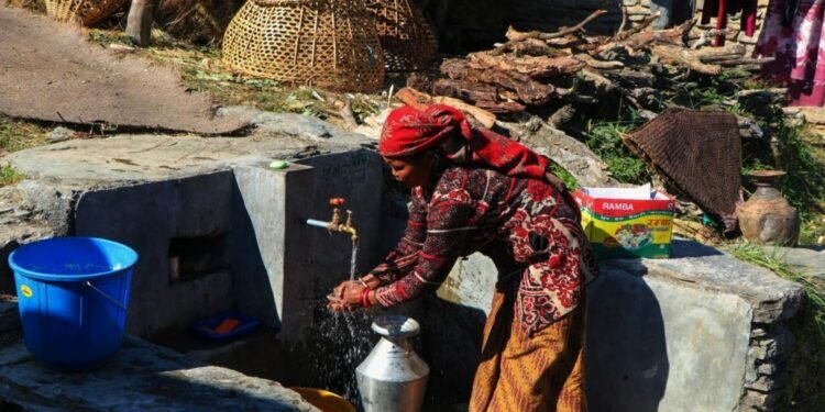बागलुङको काठेखोलामा खानेपानी अभाव