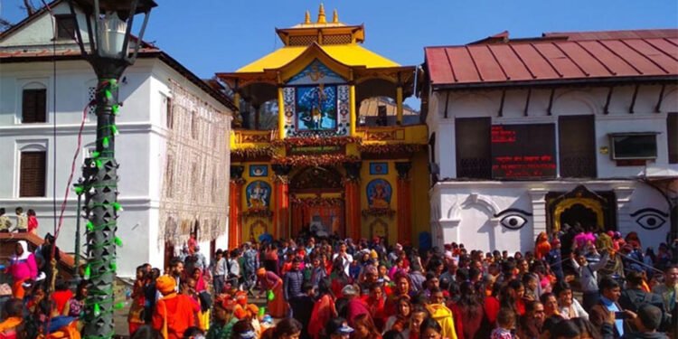 नयाँ वर्षको अवसरमा पशुपतिनाथमा पूजा