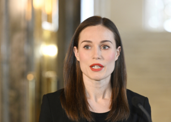 ‘कान्छी’ प्रधानमन्त्रीले गरिन् पार्टी अध्यक्ष र सरकार दुवैबाट हट्ने घोषणा