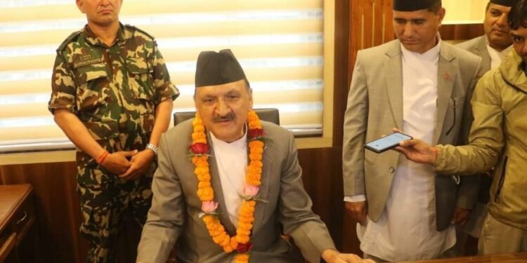 खस्किएको अर्थतन्त्रलाई लयमा ल्याउने प्रयत्नमा अर्थमन्त्री डा महत