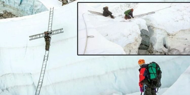 सगरमाथा आरोहण: बाटो बनाउन कठिन