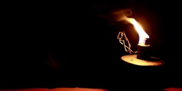 मुगुको व्यथाः पुस्तौँदेखि दियालो र टुकी बत्तीकै भर