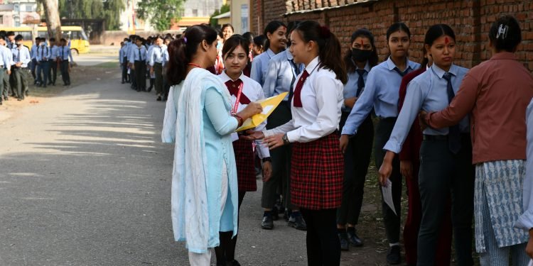 कक्षा १२ को वार्षिक परीक्षा सुरु