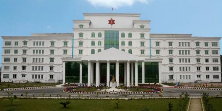 महँगोमा चीनबाट सैन्य सामग्री किन्दै नेपाली सेना