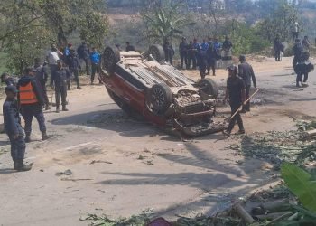 धादिङमा होटलमा गएका ग्राहकको हत्या, स्थानीयले जलाए सञ्चालकको गाडी