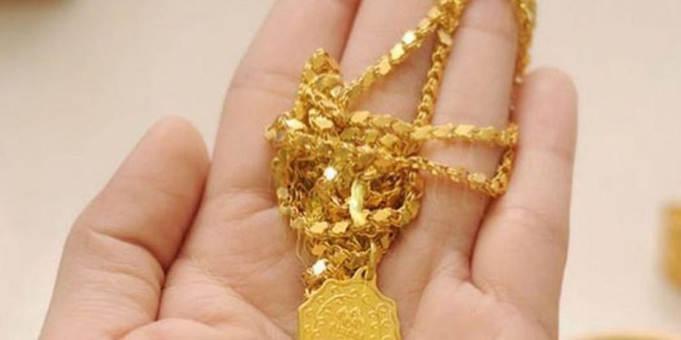 विदेशबाट कति सुन ल्याउन पाइन्छ ? महिला र पुरुषलाई फरक नियम