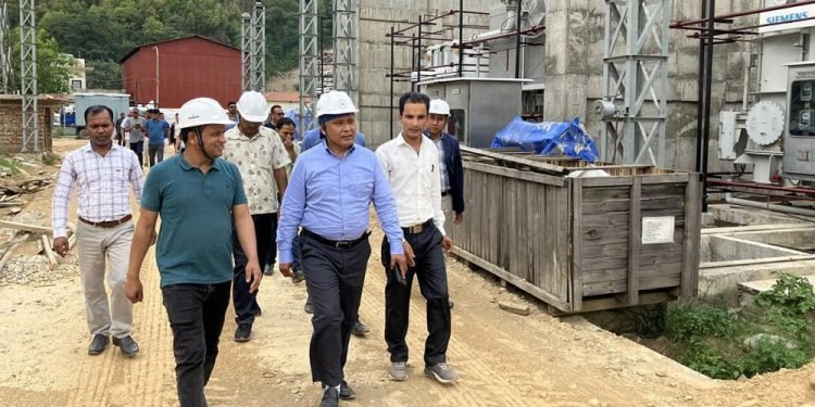 सबस्टेसन निर्माणः कुलमानले दिए ठेक्का तोड्ने चेतावनी