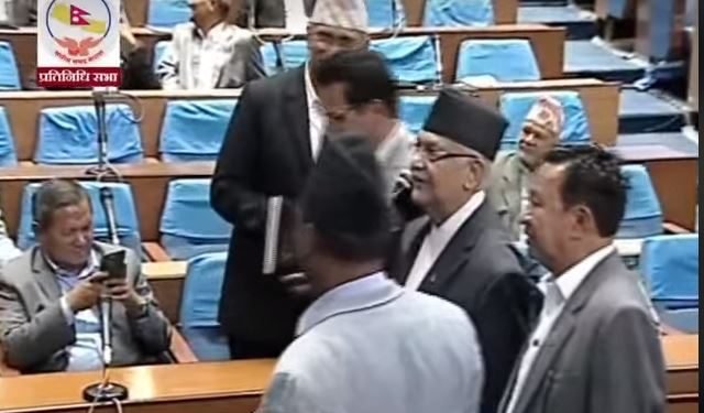 एमालेद्वारा रोस्ट्रम घेराउ, बैठक स्थगित