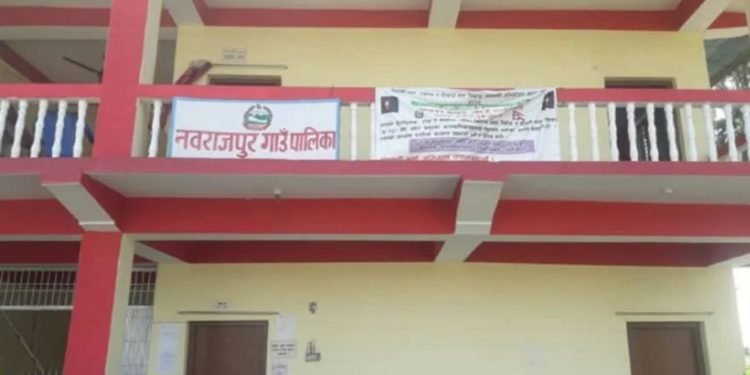 सुत्केरी खोज्दै जनप्रतिनिधि घर–घरमा