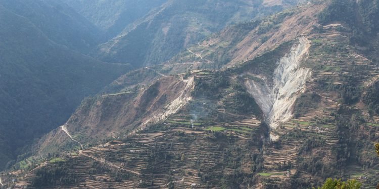 बर्खा लाग्न थालेपछि हुल्दीवासीलाई ज्यान जोगाउने चिन्ता