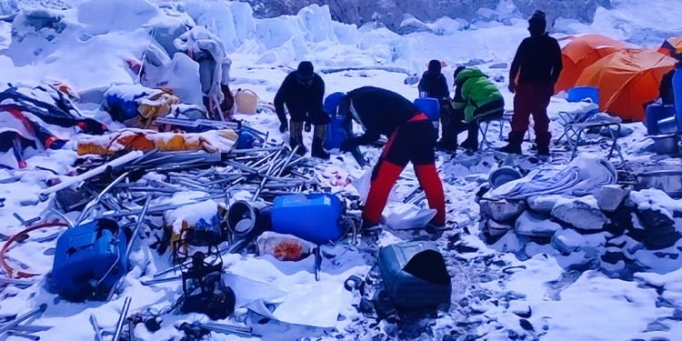 सफा हिमाल अभियानः ३५ हजार किलोभन्दा बढी फोहर सङ्कलन