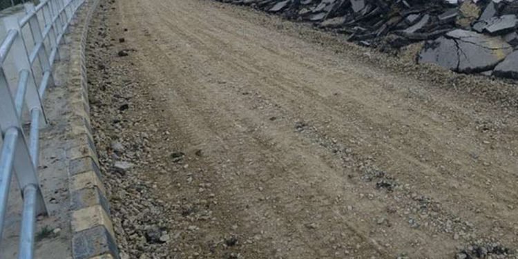 चीनको कमसल काम, भत्काउन थालियो कलंकी–कोटेश्वर सडक