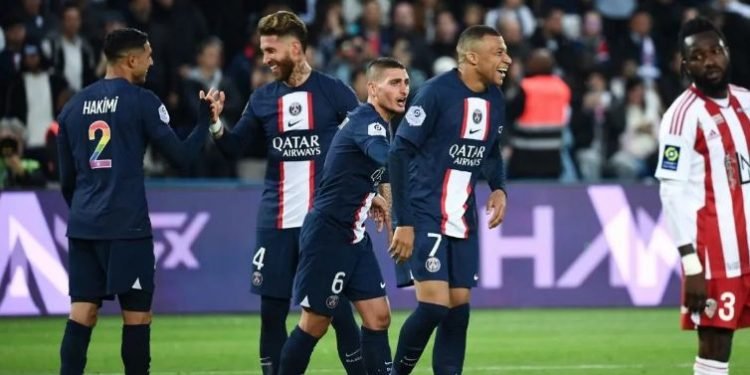 खेलकुदः एजासियोमाथि पीएसजीको फराकिलो जीत, उपाधि नजिक