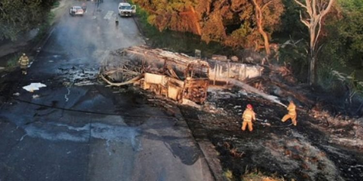 मेक्सिकोमा सवारी दुर्घटनाः २६ जनाको मृत्यु