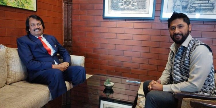 रवि लामिछाने र सिके राउतबीच भेटवार्ता