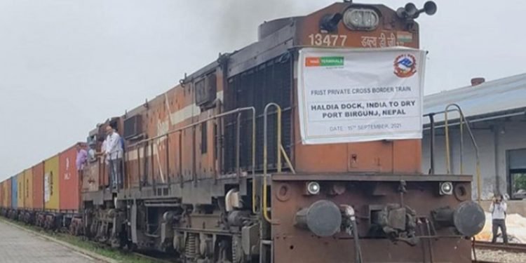 प्रधानमन्त्रीको भारत भ्रमणमा बथनाह–विराटनगर कार्गो रेल उद्घाटन