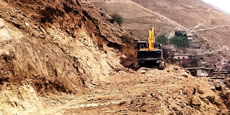 तिवारीभञ्याङ–अधेँरीघाट सडक विस्तार तीव्र