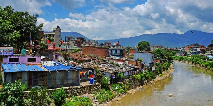 सरकारले नदी किनारका सुकुम्बासीलाई स्थानान्तरण गर्ने