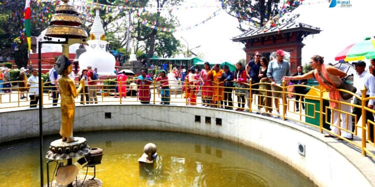 स्वयम्भूको पोखरी, जहाँ सिक्का चढाएर मनोकामना पूरा हुने विश्वास गरिन्छ