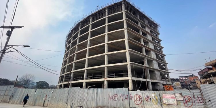 काठमाडौं भ्यू टावरः १२ तलाको निर्माण सकिएपछि २६ तले बनाउने तयारी