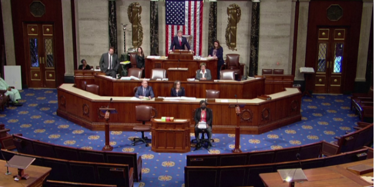 अमेरिकी ऋण सीमा विधेयक पारित, विपक्षी सांसदको ‘क्रस भोटिङ’