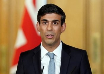 अबैध आप्रावासीलाई बेलायतमा कडाई, अब उनीहरुलाई पानी जहाजमा राखिने