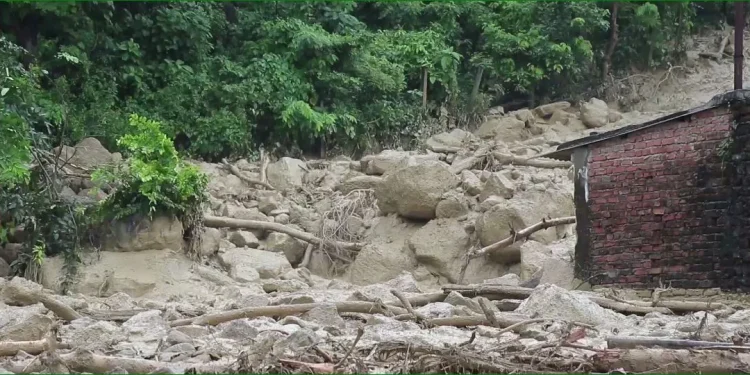बाढीपहिरोमा परी मृत्यु भएकाको परिवारलाई एक वर्षपछि परिपूरण