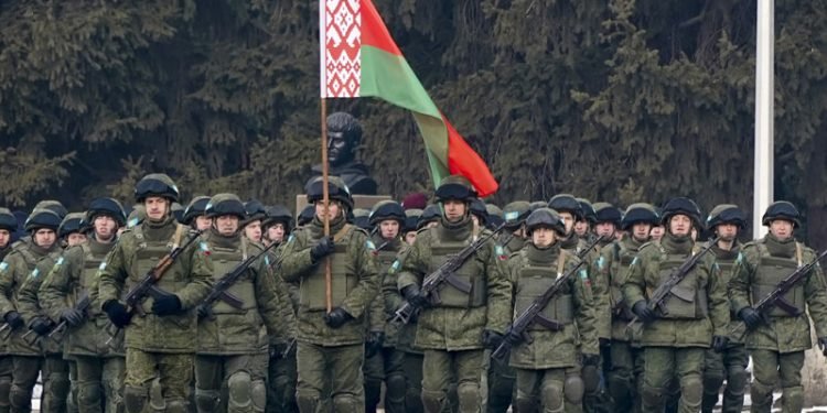बेलारूसमा सेनालाई ‘तम्तयार’ हुन आदेश