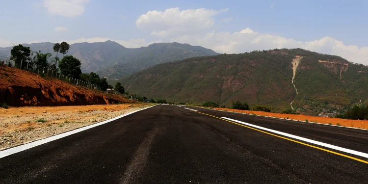 विमानस्थल बन्यो, जहाज उड्ने टुङ्गो छैन