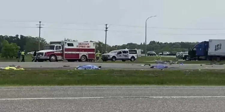 क्यानडामा भयानक सडक दुर्घटना, १५ जनाको मृत्यु