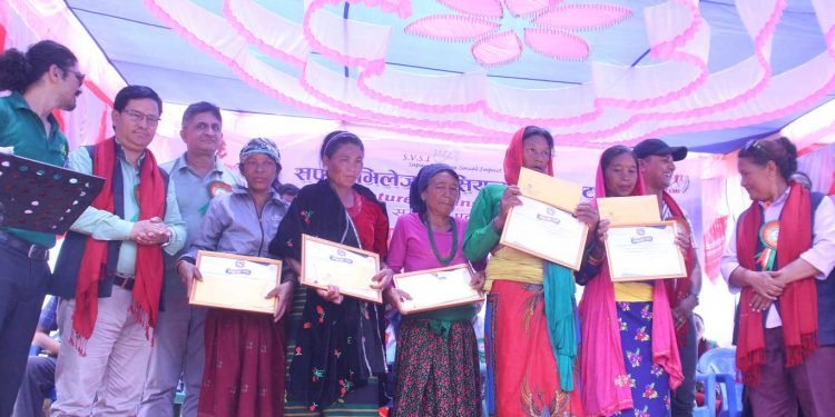 यसरी फेरिँदै छ चेपाङ समुदायको जीवनशैली