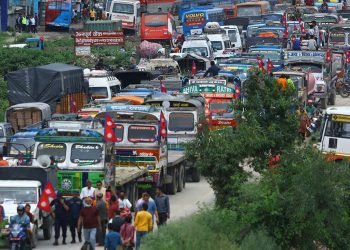 २० वर्ष पुराना गाडी हटाउने निर्णयविरुद्ध प्रदर्शन