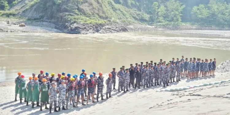 सशस्त्र प्रहरीमा पुगे ७४ जना गोताखोर