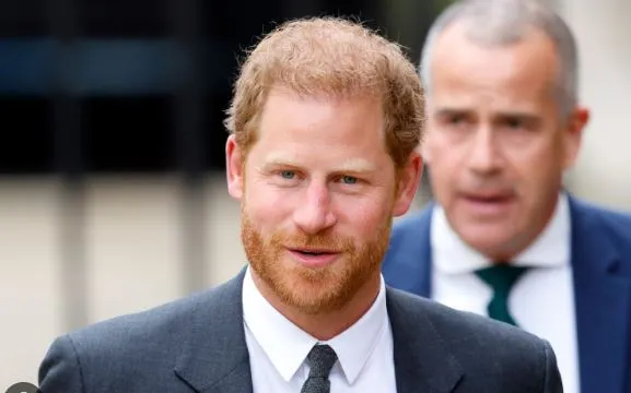 सय वर्षमा पहिलो पटक बेलायती शाही परिवार अदालतमा